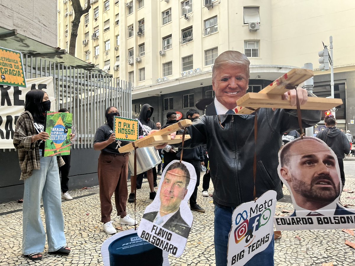 levantepopular's tweet photo. Hoje, dia 13 de agosto, a juventude do MST e o Levante, mandaram um bom dia especial para os Estados Unidos!✊🏾🏴🚩 https://t.co/5CJp4M6LOF