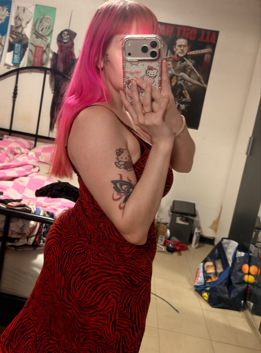 Toxic_Electra's tweet photo. Front or back ? https://t.co/BSstGpd5JP