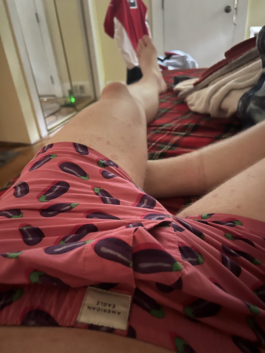 AlphaMaleJed's tweet photo. Put your hands in my shorts https://t.co/s06Kr5ramQ