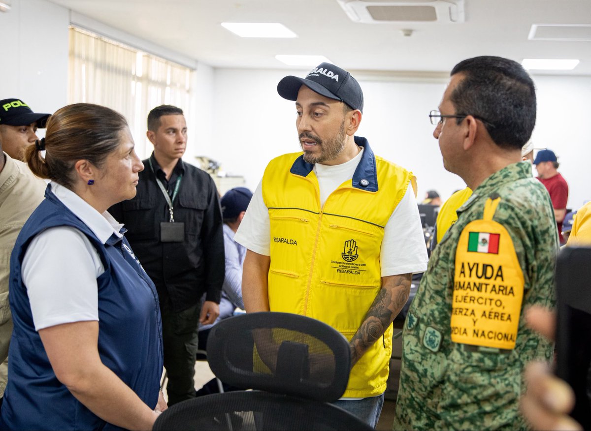 PatinoJuanD's tweet photo. #AEstaHora recibo con agradecimiento a la @DefensoriaCol en cabeza de la Defensora Iris Marín Ortiz @MarnIris . Su presencia en Risaralda es trascendental en este momento 🇨🇴🙏🏼

Seguimos sumando esfuerzos para reconstruir a nuestro departamento. https://t.co/PcajRQQ32f