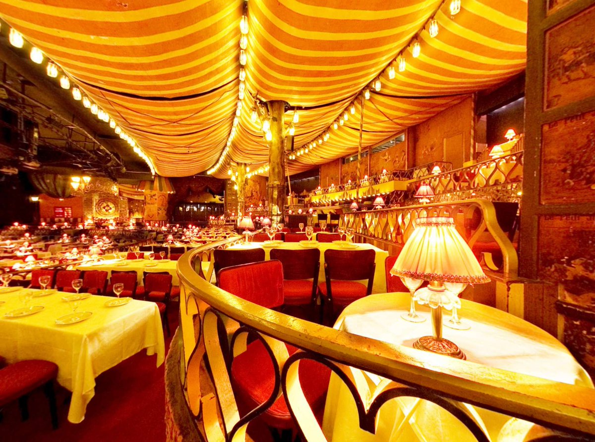 Lovaticmoomoo's tweet photo. The real Moulin Rouge https://t.co/5XSigTgWAP