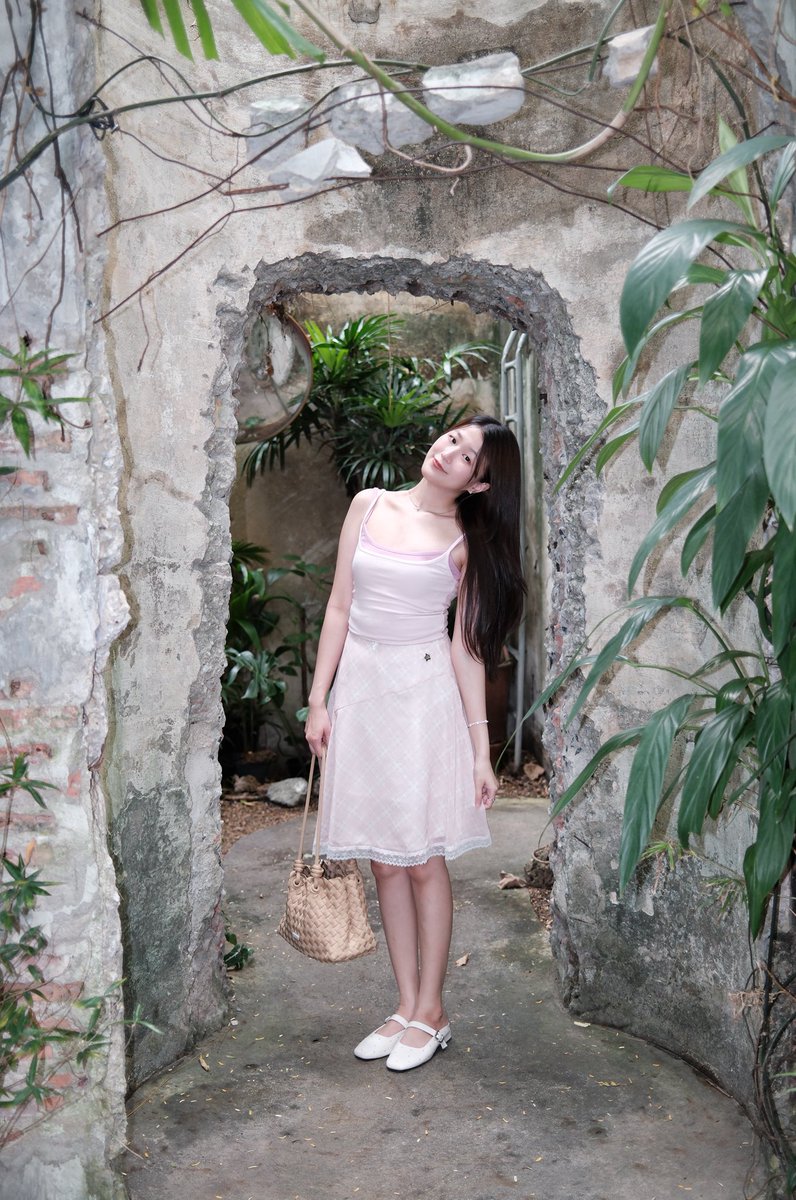 PPIMMYY's tweet photo. กระโปรงระบายลูกไม้ที่น่ารักเกินนน 🥹🎀🤍 ของ Cintage x Punchrakmeow เลยค่า
ดีเทลผ้าลูกไม้ตรงชายกระโปรงคือหวานมากกก ใส่แล้วได้ฟีลคุณหนูสุดๆ 🫧✨ ยิ่งแมตช์กับรองเท้า Mary Jane คือเข้ากันมากกก https://t.co/zjohkuaOaM