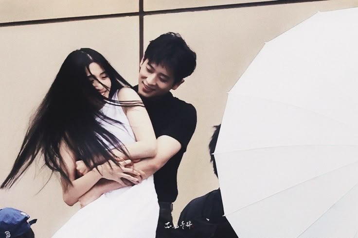 detailsedts's tweet photo. Honestly, this photoshoot Lu Yuxiao and Cheng Lei was absolutely insane. Not mention their unreal chemistry together. I hope both get cast together drama again, because even as support lead in drama #MyJourneyToYou they totally stole the show

#LuYuxiao #ChengLei #卢昱晓 #丞磊 https://t.co/nsp3Roi0qT