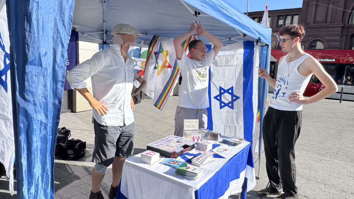 LoveGuerillero's tweet photo. #Bonn #bn1308 

#53Antisemitenfrei
#Mensch
#WeWillDanceAgain 
#EndJewHatred 
#GegenJedenAntisemitismus 
#BringHopeNow 
#ZirkusPaliGalli https://t.co/VUh7FK75RP