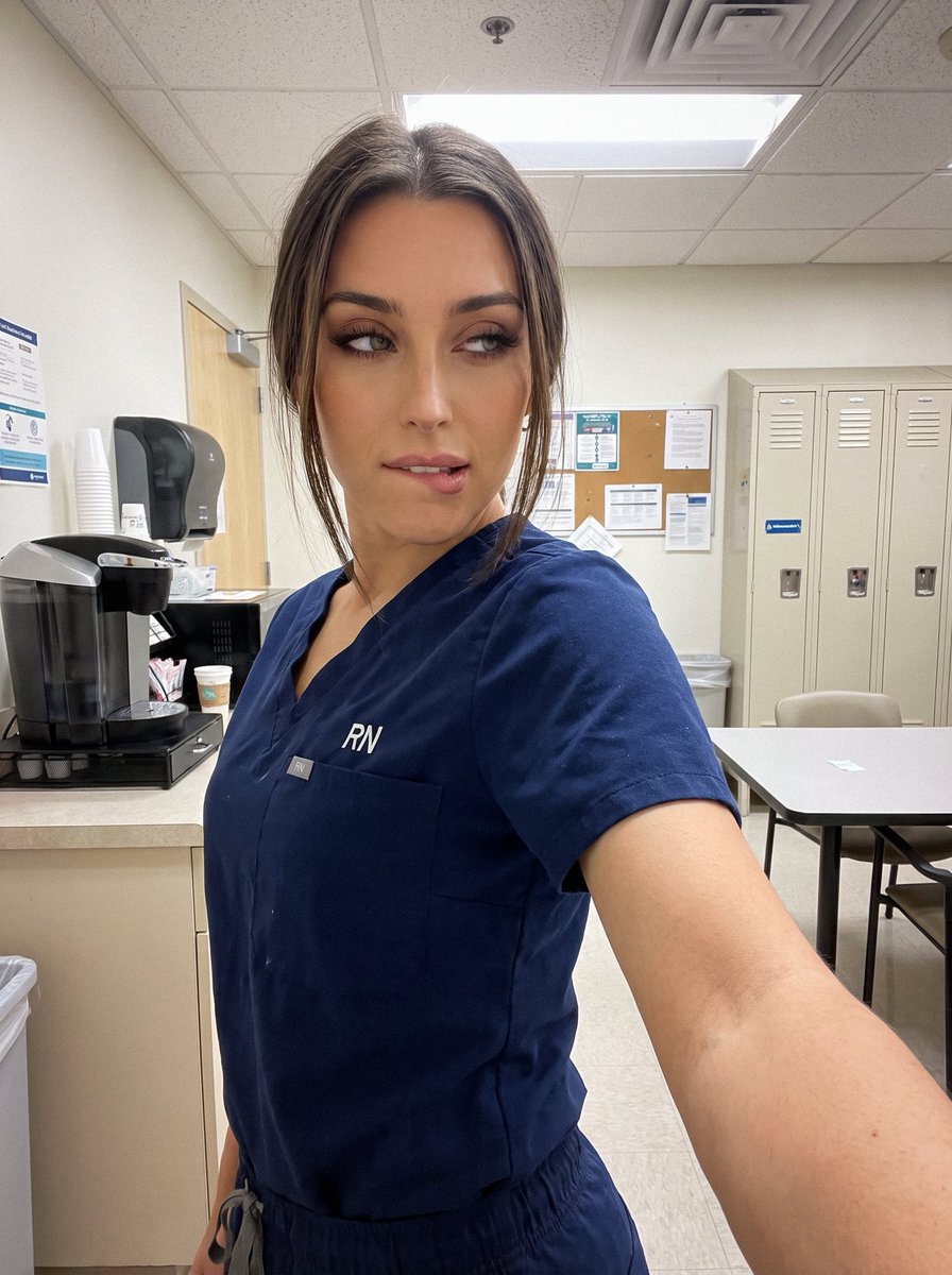 Breec1712's tweet photo. Bored at work https://t.co/9XP9c8G99E