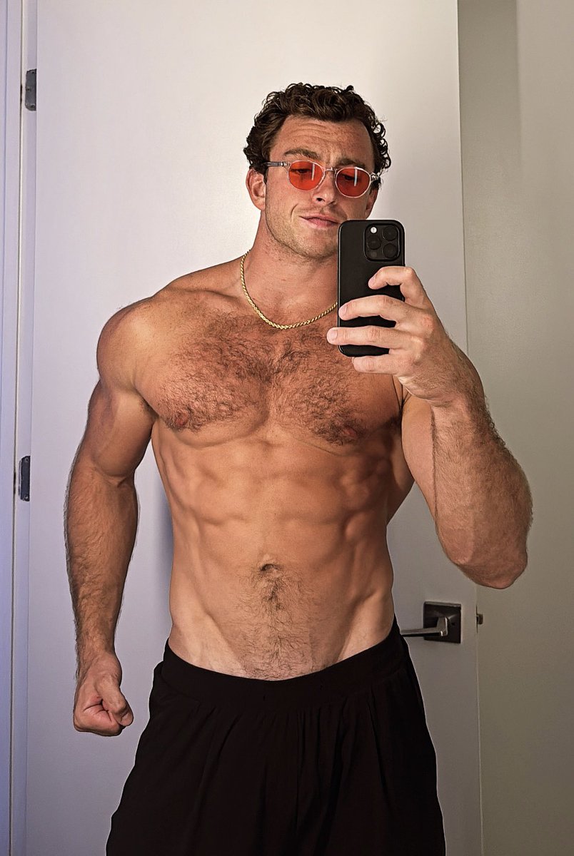 Zachprintx's tweet photo. 👓🤭 https://t.co/hyF7QwE4ad