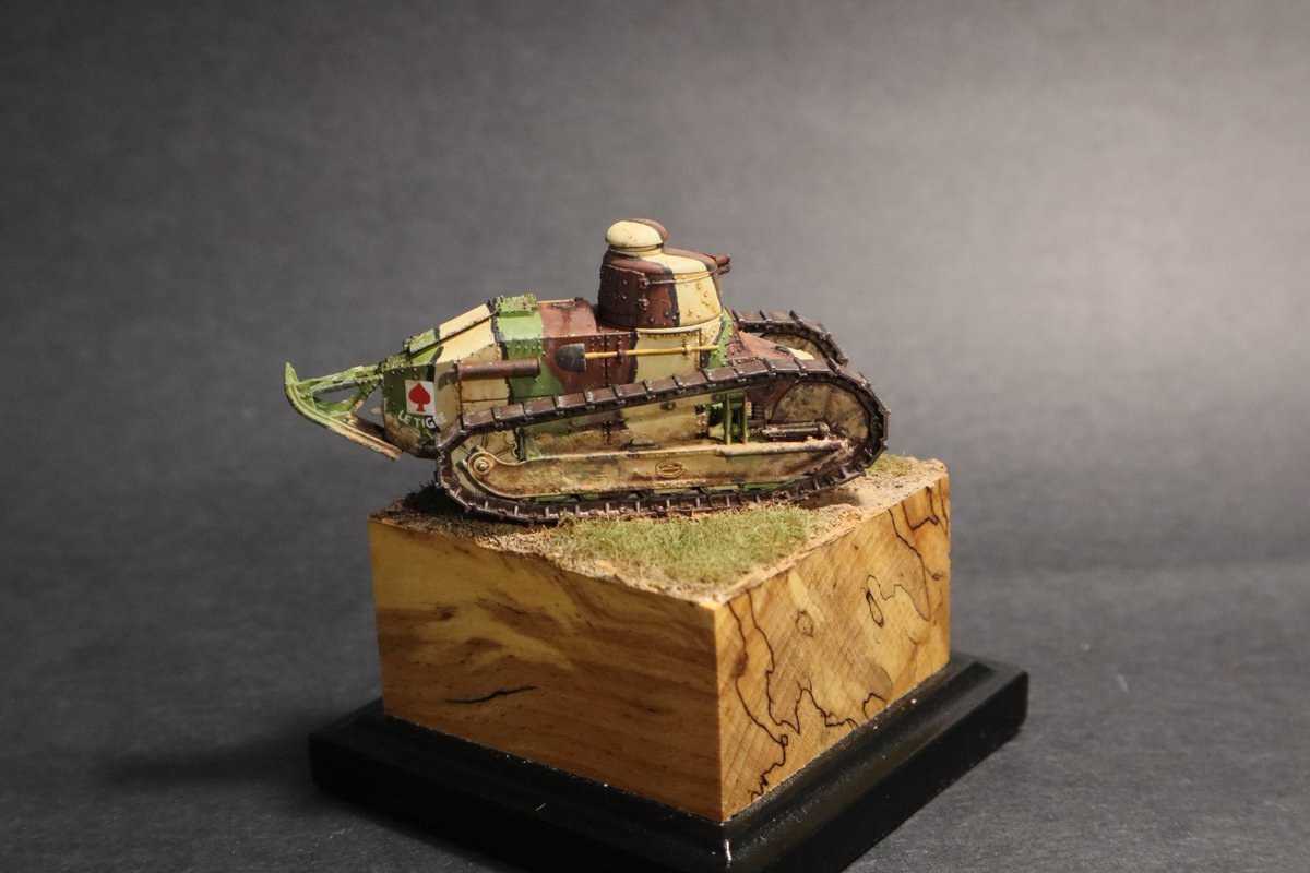AirPowerHistory's tweet photo. Completed. This is the 1/72 Renault FT by Flyhawk. It is about 7cm in length in total. #braillescale #scalemodelling https://t.co/Bqcly6EtT4