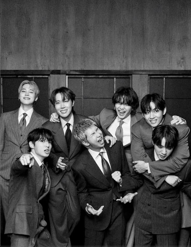 amcaiafa's tweet photo. NÓS AMAMOS VOCÊS BTS  
NÓS AMAMOS VOCÊ KIM NAMJOON  
NÓS AMAMOS VOCÊ KIM SEOKJIN  
NÓS AMAMOS VOCÊ MIN YOONGI  
NÓS AMAMOS VOCÊ JUNG HOSEOK  
NÓS AMAMOS VOCÊ PARK JIMIN  
NÓS AMAMOS VOCÊ KIM TAEHYUNG  
NÓS AMAMOS VOCÊ JEON JUNGKOOK  
BTS É SETE https://t.co/MOifeWKlfQ