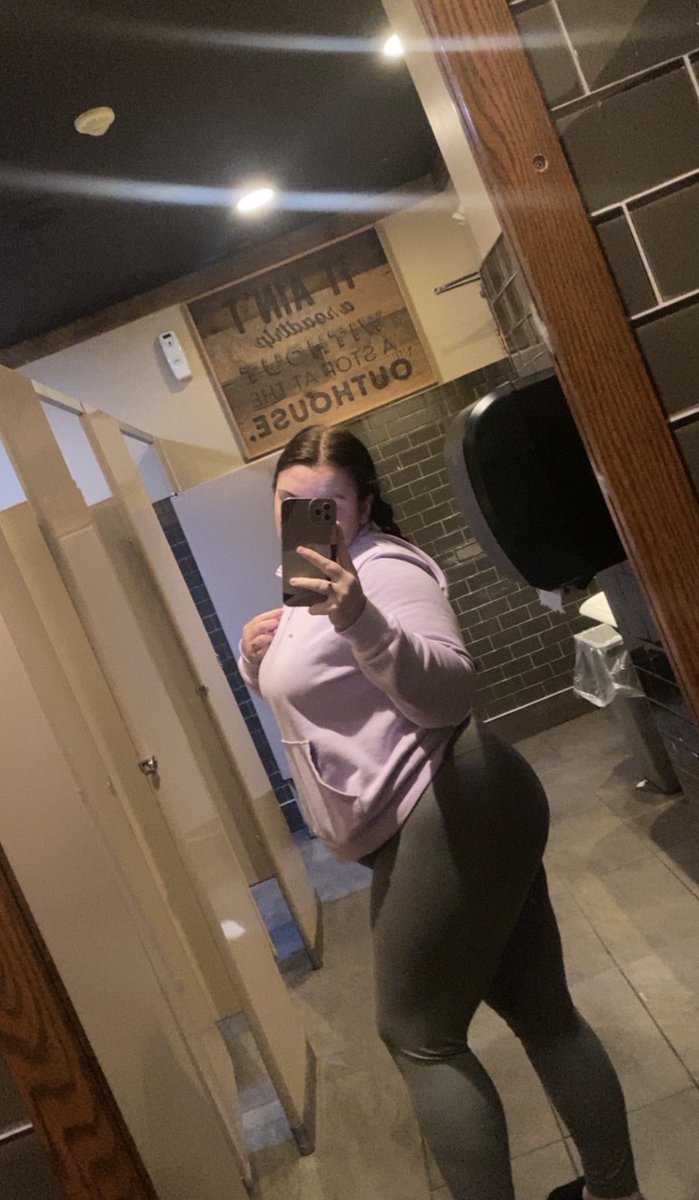 dezzy2coo's tweet photo. You boys can’t handle a girl like me 💦
#nsfw #nsfwtwt https://t.co/DT4tAlks6m
