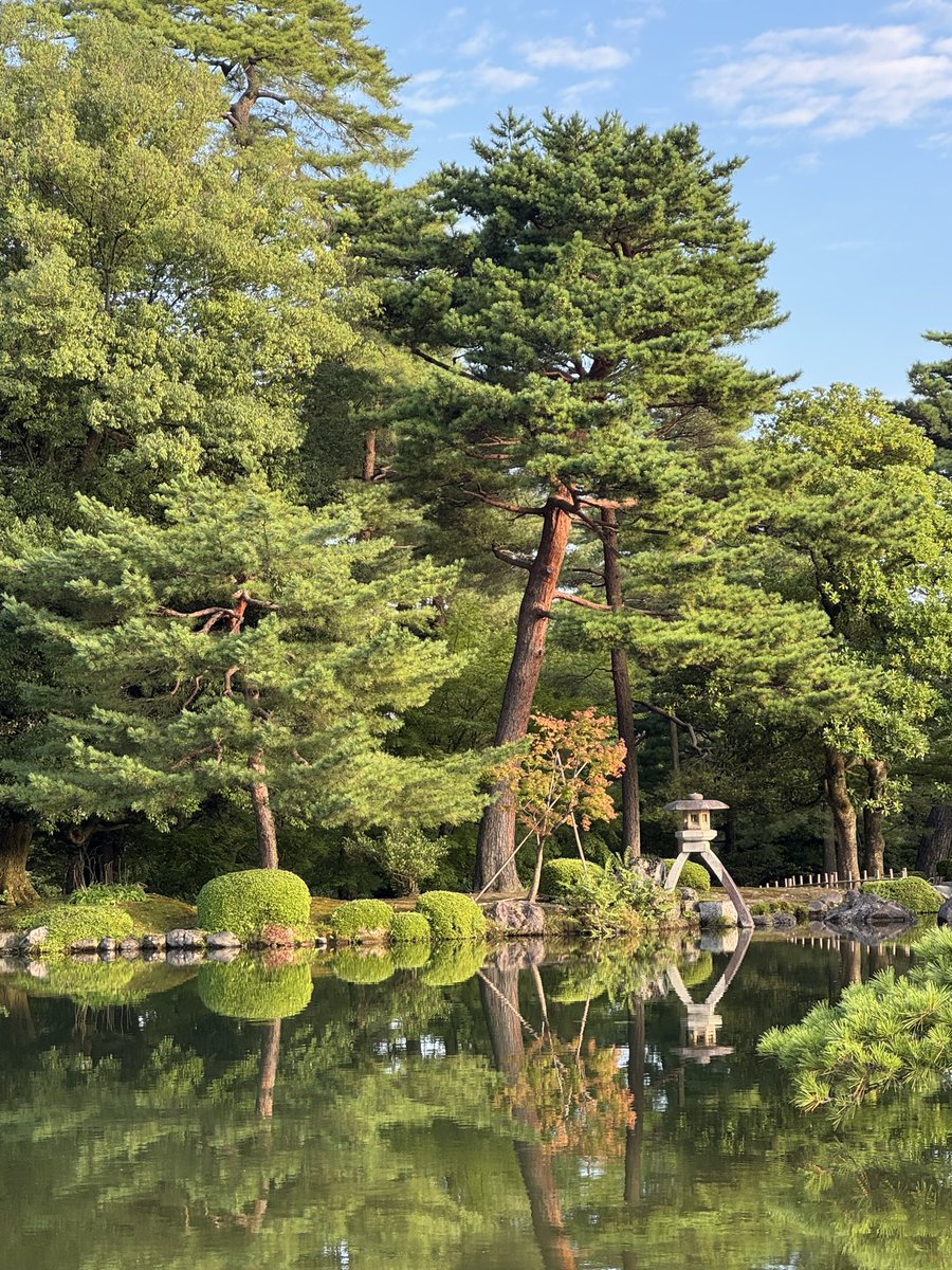 vavanpgo's tweet photo. ここ閉まってる兼六園
人がバグってるくらい少ないからとても散歩捗る https://t.co/WlZL4fjlUC
