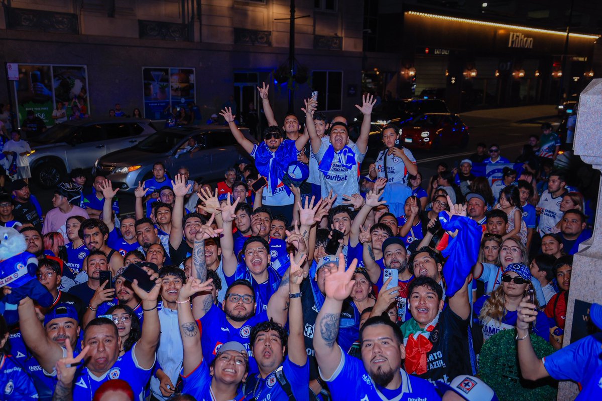 CruzAzul's tweet photo. JUNTOS 💙🚂 https://t.co/9c6WbAT3NB