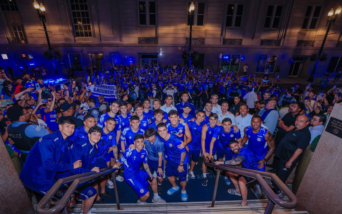 CruzAzul's tweet photo. JUNTOS 💙🚂 https://t.co/9c6WbAT3NB