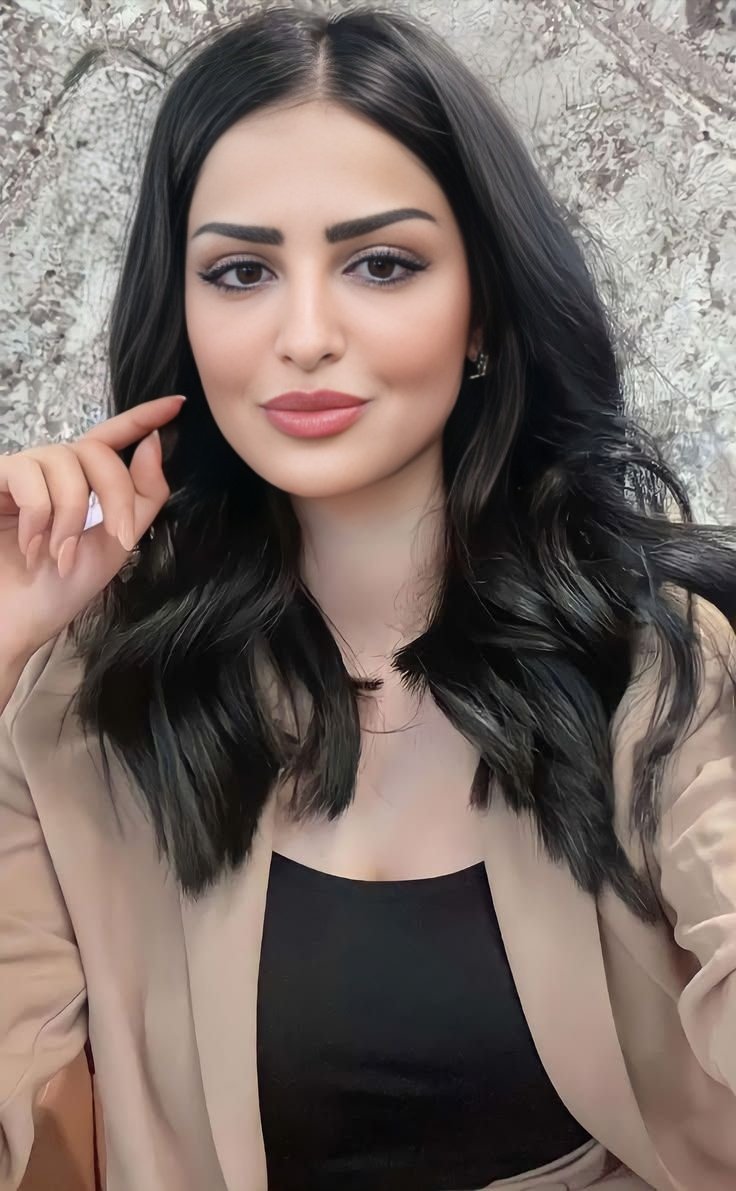 jhhduz's tweet photo. خيروك بين هالثلاثة وش تختار؟🤔

1- فلوس تكفيك طول عمرك
2- حب صادق ما يخذلك
3- راحة بال ما تنتهي https://t.co/eLFBP5fc2L
