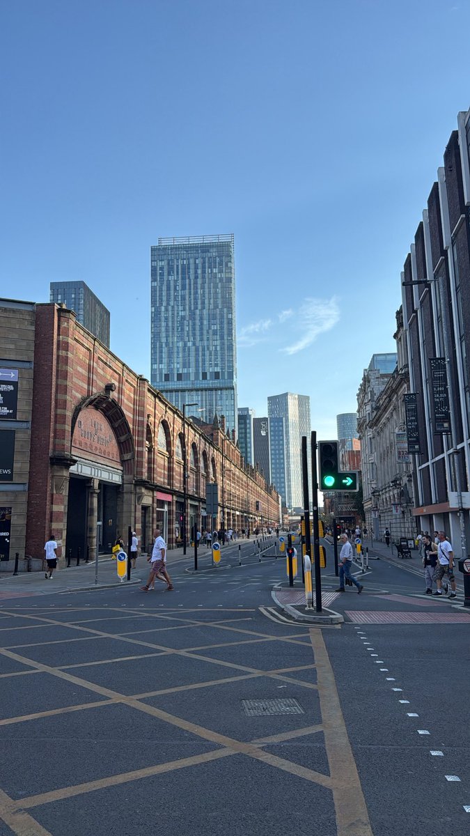 iw_i4's tweet photo. It’s an iconic city with an unforgettable energy.  |  7 https://t.co/SMNW3ZXWTO