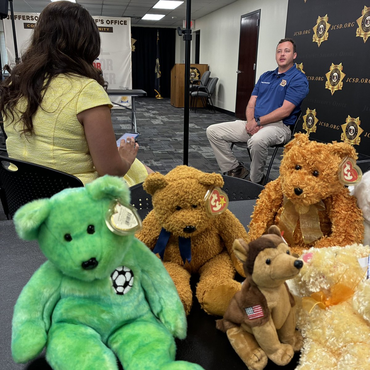 JeffCoMoSheriff's tweet photo. Mental health, crisis intervention and… Beanie Babies.
Tonight on @KMOV at 10:00, @KREMAmandaRoley talks with Austin Schwent of the Crisis Intervention Unit about a recent donation made by a generous #JeffCo couple and the impact it may have on young people countywide. https://t.co/z8LL5uqhpZ