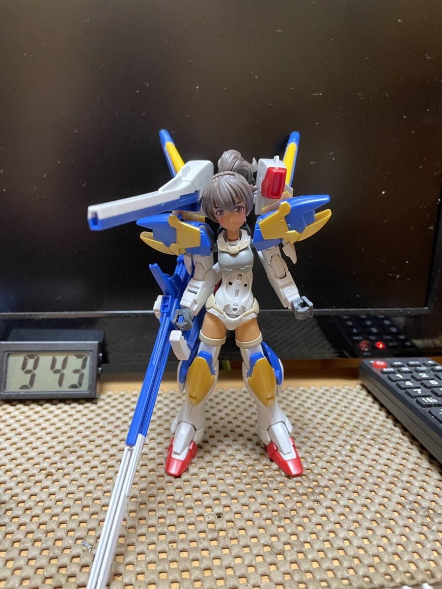 KAZxa3m's tweet photo. #30MS
自分の中では失敗作
30MS初塗装品
白(と頭、武器)は、一度組んで配色を決めようとしていたが、予想を超えて気に入らなかったため、このままお蔵入りした作品。 https://t.co/XvUM1gutpJ