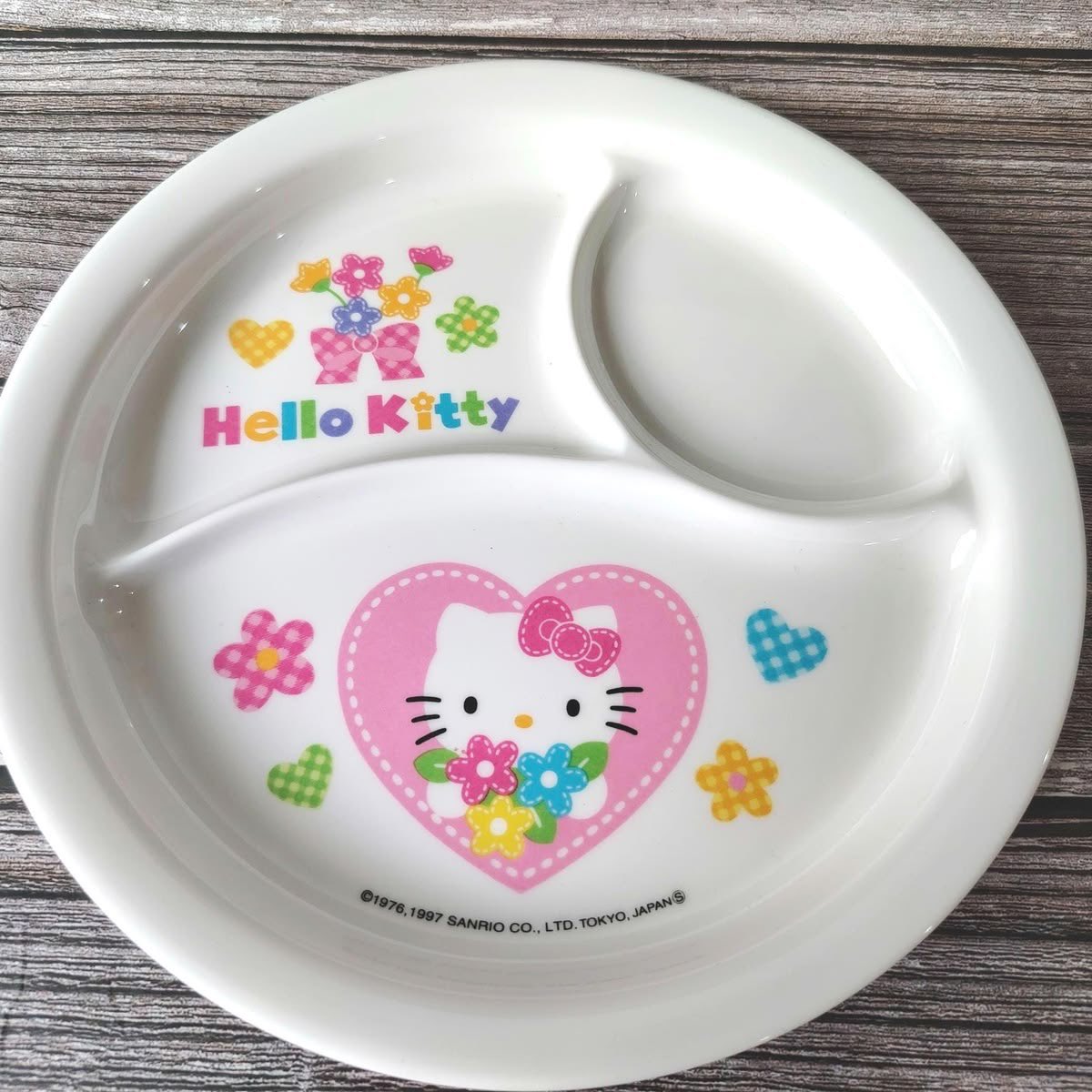 0verlapping_'s tweet photo. ʚɞ˚⸝⸝ ★ ⸝⸝˚ʚɞ
> 95 
  > cute new cutlery and plates https://t.co/mc8oPMcRDI