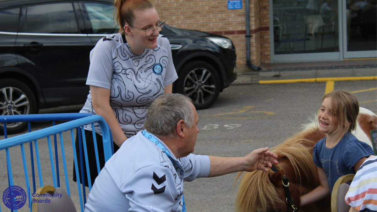 wwfcfdn's tweet photo. A HUGE thank you to @follyfoothealing  for coming to our Lightbulb Cafe; partly sponsored by @buckscouncil - community board. Our participants absolutely loved meeting your therapy ponies ❤️ https://t.co/nGhJ5RTwhI
