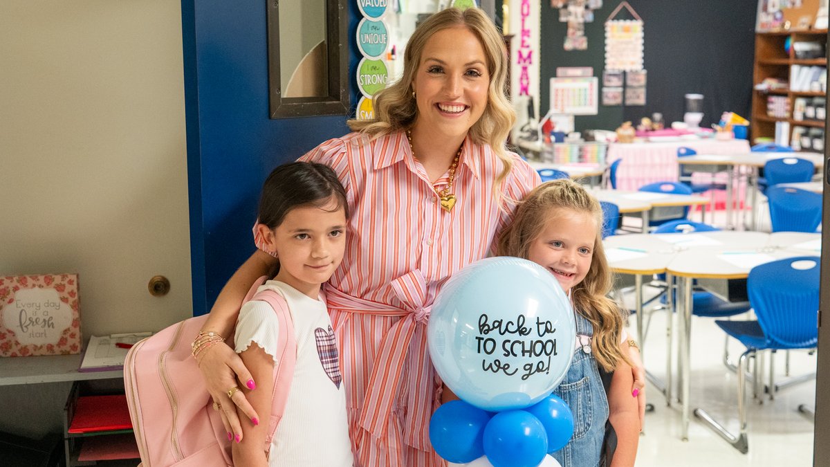 CleburneISD's tweet photo. What a first day, Jacket Nation🐝

Our campuses were buzzing with big smiles, new beginnings, and plenty of Jacket pride. Here are a few moments we captured from Day 1! 📸

Welcome back, Jackets. We’re just getting started!
#GreatnessEverywhereCleburneISD https://t.co/kvWClknedu