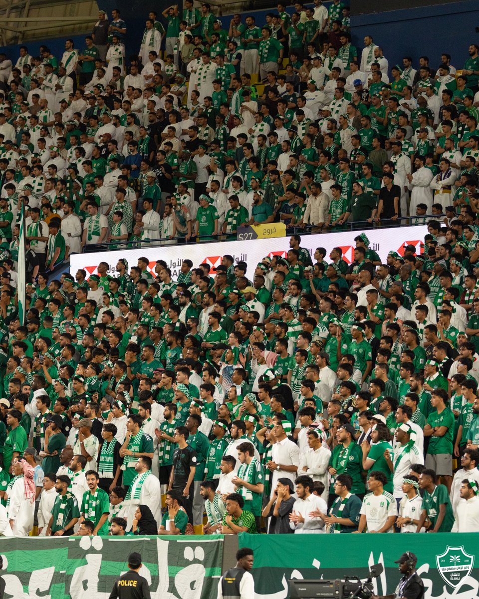 ALAHLI_FC's tweet photo. لابس الأخضر.. لا شفته افتخر 💚

#الأهلي_الدرعية | #دوري_روشن_السعودي https://t.co/CmMFXpg9LK