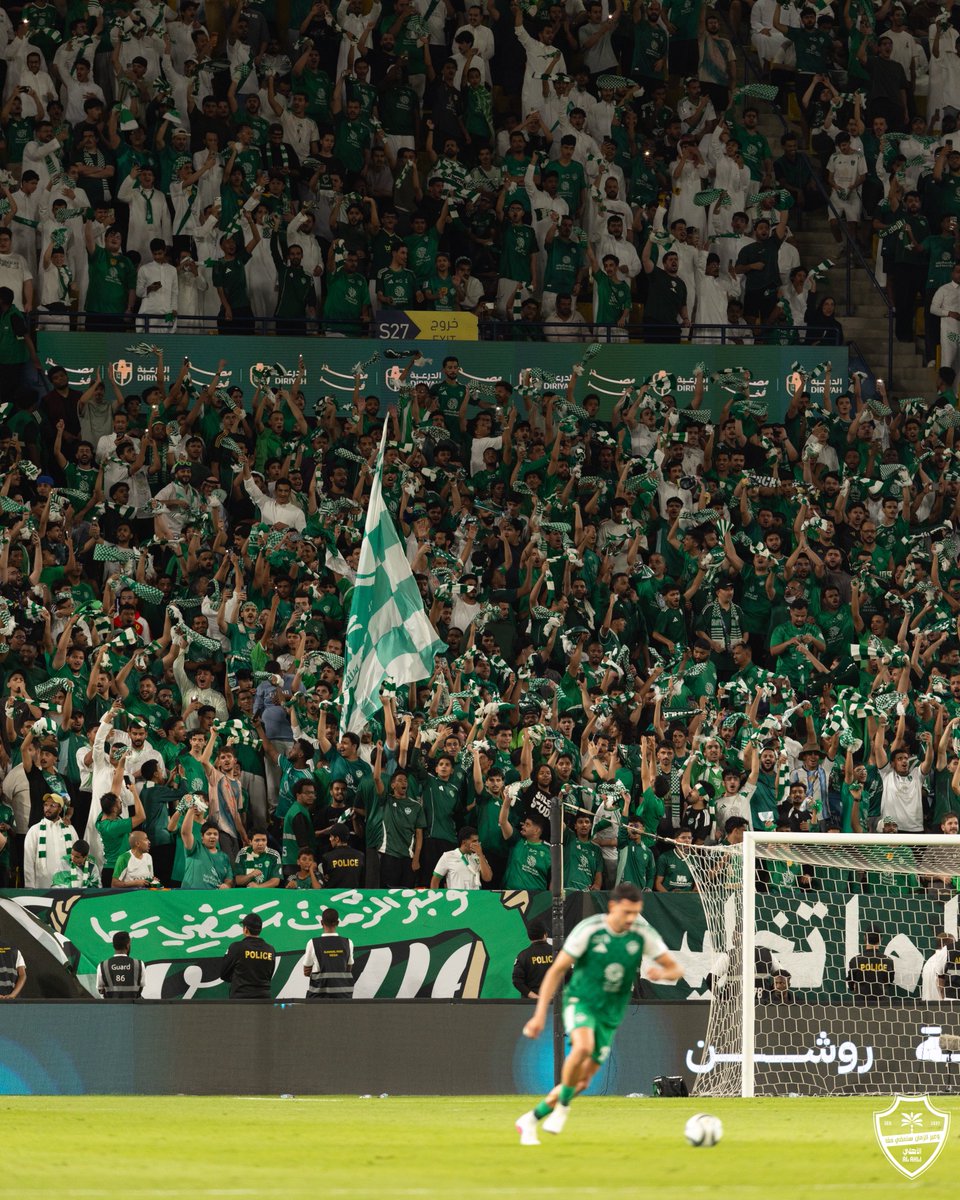 ALAHLI_FC's tweet photo. لابس الأخضر.. لا شفته افتخر 💚

#الأهلي_الدرعية | #دوري_روشن_السعودي https://t.co/CmMFXpg9LK