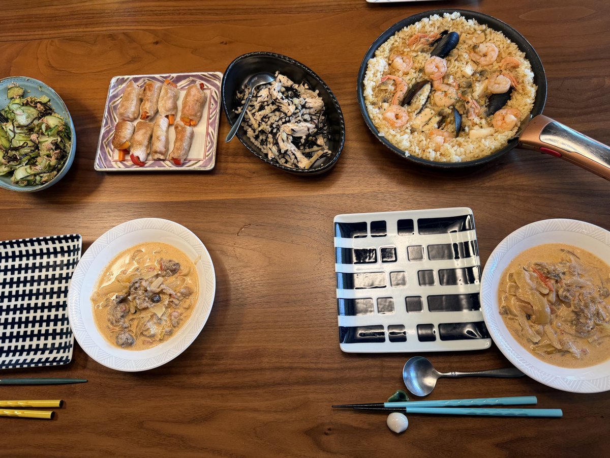 welcomeakechan's tweet photo. お友達遊びに来てくれたときのランチ✨
🍽️ビーフストロガノフ
🍽️腸活サラダ
🍽️パエリア
🍽️野菜の肉巻き
長谷川あかりさんに頼りまくりメニュー

遊んでくれたママ友さん、お肌がめちゃくちゃ綺麗なんだけど毎日キウイ食べてるって言ってた🥝やはりキウイの美肌パワー凄い…毎日食べよ https://t.co/Z5m1zf3r6c