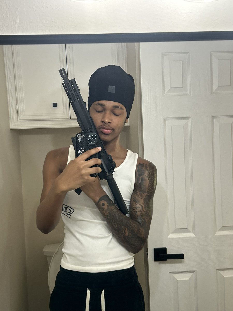 LifeOfWestTV's tweet photo. Sweet yn🧸🔫 https://t.co/dobWO2uRFp