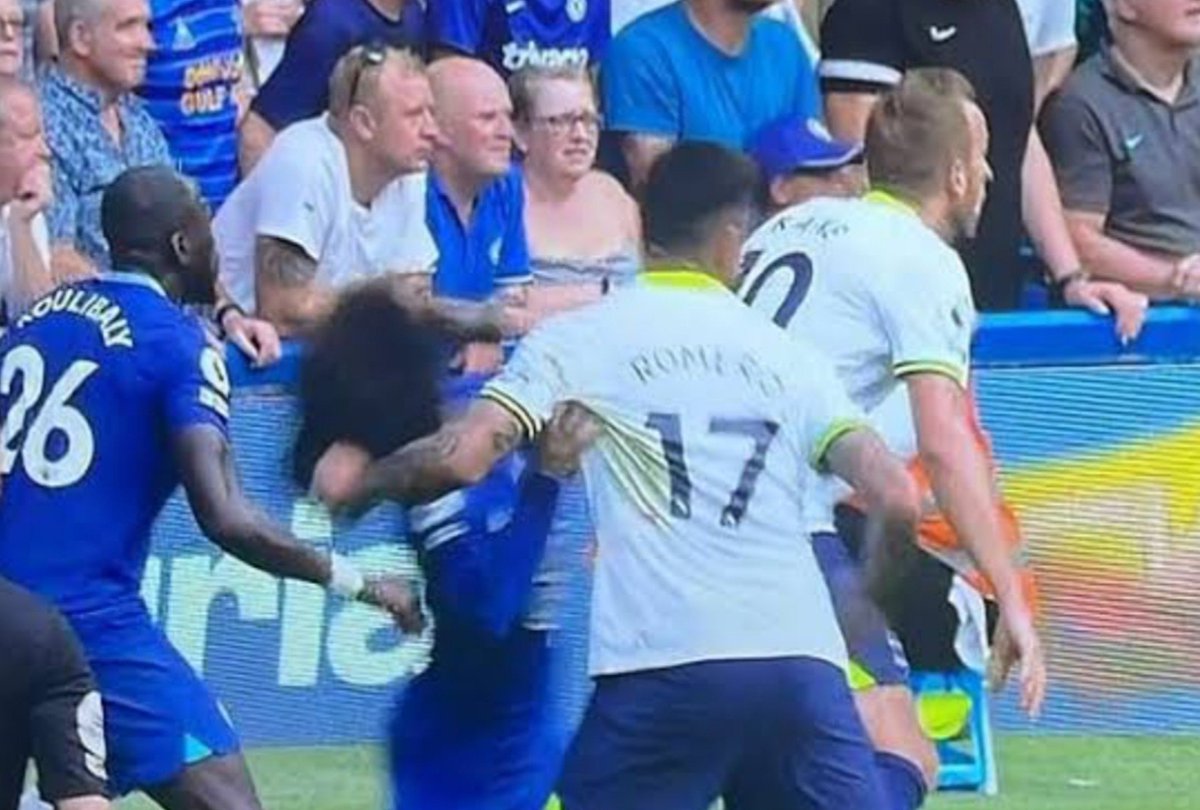 jawairia_thfc's tweet photo. goodbye cuti. they may forget and hate you but I'll always love u. 

and fuck gary neville, of course. https://t.co/ArImCof7Lw