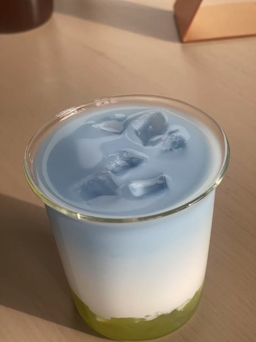 Iam_taurus_liam's tweet photo. Tried a 3D coffee latte art kit today—sipped not just coffee, but tiny floating cloud vibes in every cup. Game-changer for lazy weekend mornings! https://t.co/8QIJDJgaqO