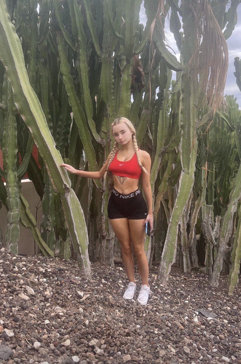 UkChavBops's tweet photo. ‘Inncoent’ Nadia! 
#teen #chav #bop https://t.co/MLqbhzKymQ