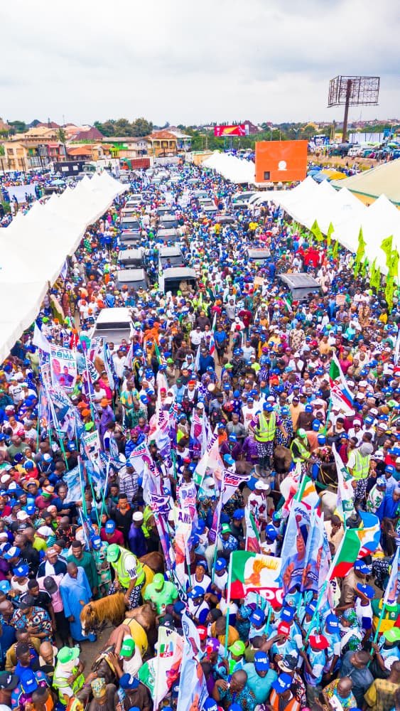 OyebamijiBola's tweet photo. Today, as we gather for the grand finale of our campaign, I am filled with profound gratitude and renewed confidence in the journey we have undertaken together.

I am deeply honoured by the presence of the President of the Federal Republic of Nigeria, His Excellency, President Bola Ahmed Tinubu, GCFR ably represented here by the President of the Senate, His Excellency, Senator Godswill Akpabio. Your presence is a powerful demonstration of the confidence and commitment of our great party and the Federal Government to the people of Osun State.

I sincerely appreciate the National Working Committee of our party, led by the Chairman, His Excellency, Senator Hope Uzodinma, Executive Governor of Imo State, for standing firmly with us throughout this journey. I also extend my heartfelt appreciation to all our governors, the Rt. Hon. Speaker of the House of Representatives, his Deputy, and every member of the National Assembly and the National Working Committee who have contributed immensely to the success of this campaign.

To the leadership and members of our great party across Nigeria, and particularly our leaders, stakeholders, women, youths, artisans, market men and women, transport workers, religious leaders and every member of our campaign family in Osun State, I say a very big thank you.

You stood with us through the heat, the long journeys, the rallies, the town-hall meetings, the consultations and every moment of this campaign. You believed in our message of responsible governance, equitable development, economic prosperity, security and a better future for every citizen of Osun State.

Most importantly, I want to specially appreciate Mr. President, His Excellency President Bola Ahmed Tinubu, GCFR for his unwavering support, leadership and confidence in our candidacy. I am deeply grateful.

Today is not the end of our journey. It is the final step before Osun makes a historic decision.

On Saturday, I urge every member and supporter of our great party to come out early, peacefully and in large numbers to exercise your constitutional right. Vote for the APC. Vote for progress. Vote for prosperity. Vote for a government that will serve every part of Osun State fairly.

And after you vote, please stay vigilant. Protect your vote. Defend your mandate. Ensure that every vote cast for the APC is counted, recorded and protected.

We have worked for this moment. We have earned this opportunity. Together, we will make history.

By the grace of God and with the mandate of the good people of Osun State, we will win on Saturday and begin the work of rebuilding our state into a prosperous, secure and equitable home for all.

Osun, the time is now.