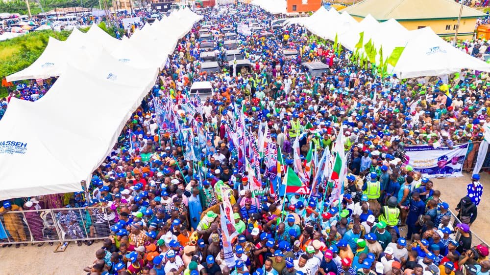 OyebamijiBola's tweet photo. Today, as we gather for the grand finale of our campaign, I am filled with profound gratitude and renewed confidence in the journey we have undertaken together.

I am deeply honoured by the presence of the President of the Federal Republic of Nigeria, His Excellency, President Bola Ahmed Tinubu, GCFR ably represented here by the President of the Senate, His Excellency, Senator Godswill Akpabio. Your presence is a powerful demonstration of the confidence and commitment of our great party and the Federal Government to the people of Osun State.

I sincerely appreciate the National Working Committee of our party, led by the Chairman, His Excellency, Senator Hope Uzodinma, Executive Governor of Imo State, for standing firmly with us throughout this journey. I also extend my heartfelt appreciation to all our governors, the Rt. Hon. Speaker of the House of Representatives, his Deputy, and every member of the National Assembly and the National Working Committee who have contributed immensely to the success of this campaign.

To the leadership and members of our great party across Nigeria, and particularly our leaders, stakeholders, women, youths, artisans, market men and women, transport workers, religious leaders and every member of our campaign family in Osun State, I say a very big thank you.

You stood with us through the heat, the long journeys, the rallies, the town-hall meetings, the consultations and every moment of this campaign. You believed in our message of responsible governance, equitable development, economic prosperity, security and a better future for every citizen of Osun State.

Most importantly, I want to specially appreciate Mr. President, His Excellency President Bola Ahmed Tinubu, GCFR for his unwavering support, leadership and confidence in our candidacy. I am deeply grateful.

Today is not the end of our journey. It is the final step before Osun makes a historic decision.

On Saturday, I urge every member and supporter of our great party to come out early, peacefully and in large numbers to exercise your constitutional right. Vote for the APC. Vote for progress. Vote for prosperity. Vote for a government that will serve every part of Osun State fairly.

And after you vote, please stay vigilant. Protect your vote. Defend your mandate. Ensure that every vote cast for the APC is counted, recorded and protected.

We have worked for this moment. We have earned this opportunity. Together, we will make history.

By the grace of God and with the mandate of the good people of Osun State, we will win on Saturday and begin the work of rebuilding our state into a prosperous, secure and equitable home for all.

Osun, the time is now.