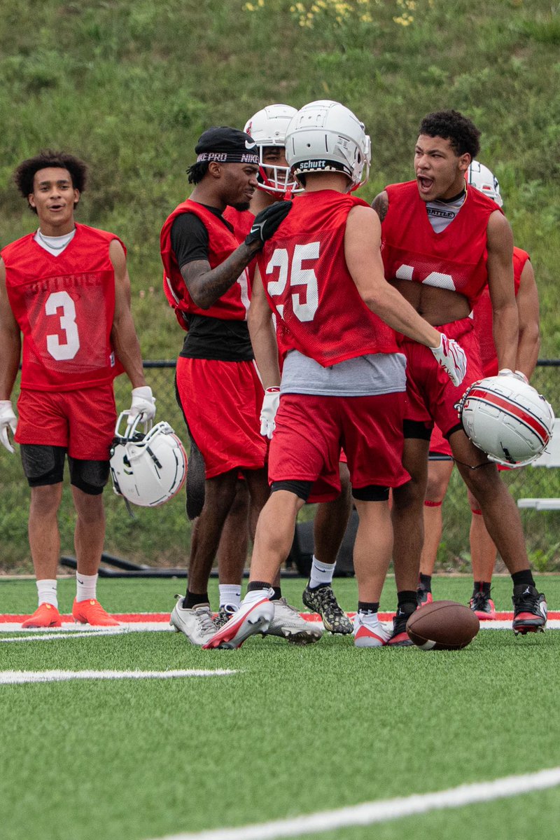 RiponRedHawkFB's tweet photo. Day 1.

Set the tone. Set the standard.

#BeRed 🔴⚪️ https://t.co/7qNWq06BB3