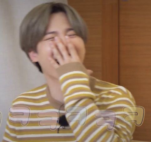 bngtmai's tweet photo. ya entendí porque jimin piensa que este emoji 🥱 es 🫢 es porque a él se le cierran los ojitos vieron el lo está usando bien no le digan nada a mi bebé https://t.co/GDj6HhN4KH