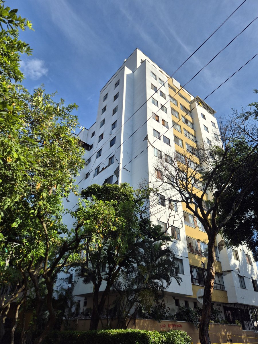 RedOrchidGames's tweet photo. I’m a Colombian game dev. The Aug 10 earthquake hit my country

my family and I are safe.

It’s been tough, but the community coming together has been moving.

I’m back to development now.

Thank you for your patience.

(Photos of damaged buildings only, out of respect) https://t.co/juSd1Jtm0c