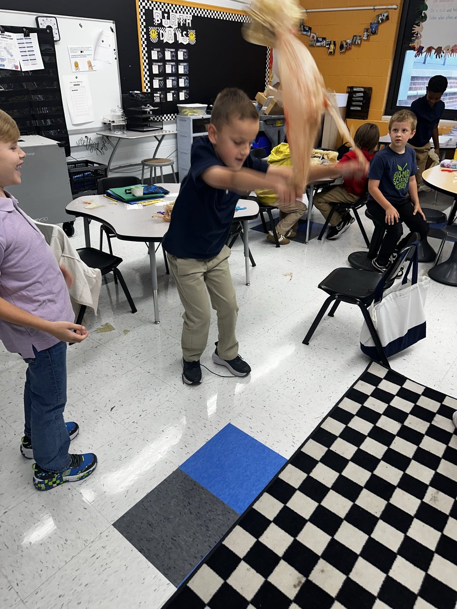 hive14bmsa's tweet photo. A fun, quick challenge in second grade today! Students collaborated to make a working jump rope using just two plastic bags and twelve inches of tape. #ourbmsa https://t.co/RmFRUcOK8g