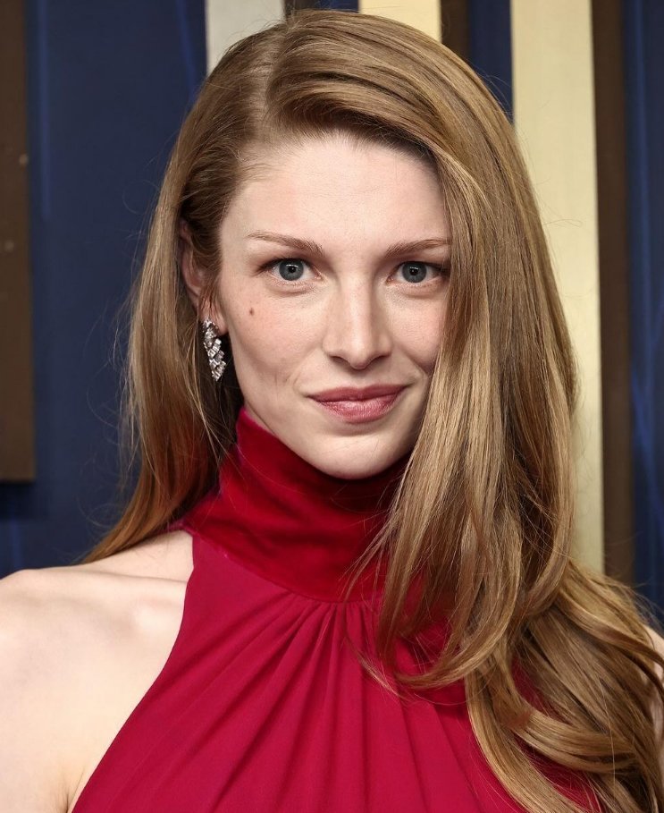 SiteJamesons's tweet photo. A MELHOR! Todos concordamos que a Hunter Schafer seria o cast perfeito para a Mística no MCU, né? Ela mesma já comentou o assunto:

“Eu vi! Meu pai me mandou uma mensagem sobre isso. Isso seria legal! Essas escalações dos fãs surgem de vez em quando e é sempre muito fofo e sempre para personagens que eu realmente gosto.”