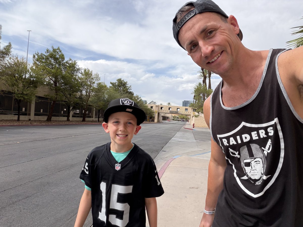 the_comeback's tweet photo. On our way to watch the @Raiders today! My Coop man wants to high five his favorites @CrosbyMaxx @brockbowers17 @AshtonJeanty2 and @fernandomendoza  #raidernation We’ll be in the end zone! https://t.co/ZJBHq0hth6