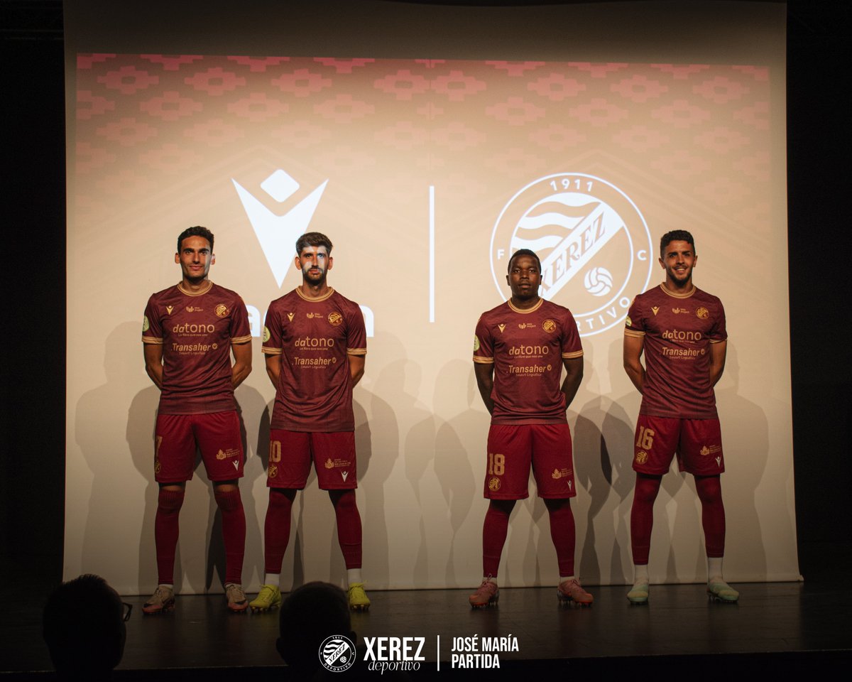 XerezDFC's tweet photo. 🙌💙 ¡Gran jornada de 𝐱𝐞𝐫𝐞𝐜𝐢𝐬𝐦𝐨 en la Sala Paúl!

🫂 Desde el #XerezDeportivo agradecemos a la Delegación de Juventud del @ciudadjerez la cesión de las instalaciones, así como a todos los socios y voluntarios que hicieron posible la organización y logística del evento https://t.co/wRgmGsb2hy