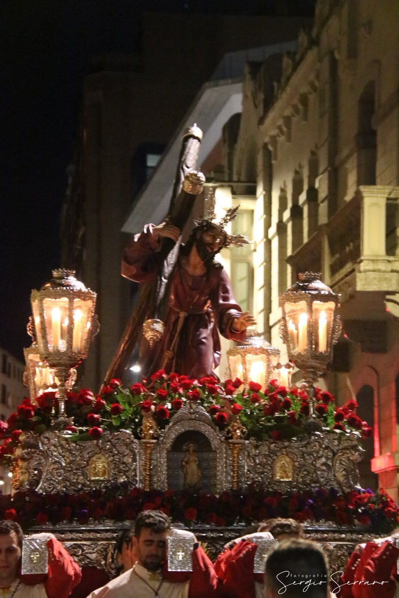 VaSemanaSanta's tweet photo. Valladolid y su Semana Santa.

@DespojadoVA 

#Valladolid 
#SemanaSanta
#ValladolidSemanaSanta
#CofradiasValladolid

Fotografías
@RubenOlmedo
@VirCuevas79
@fotos_sergio https://t.co/Q0JFzDdJgd