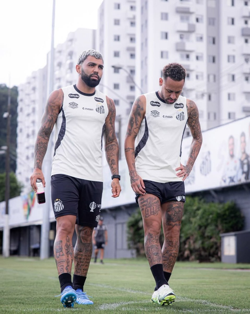 odegaardismx__'s tweet photo. Quizás en otro momento esta dupla hubiera sido más espectacular

Pero pese a que los 2 estén yendo contra su cuerpo y la adversidad, le agradezco a Dios que me haya dado la posibilidad de regalarme partidos de estos 2 juntos

Los 2 tipos que más feliz me hicieron en Sudamérica https://t.co/gbDo72fwEt