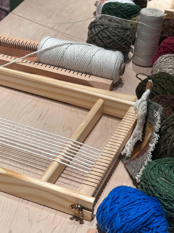 PyetheGr8's tweet photo. Just made cute woven fabric coasters from old clothes! Easy DIY to reuse scraps  Save money u0026 reduce waste, try it tonight!， https://t.co/SRMbXngbSQ