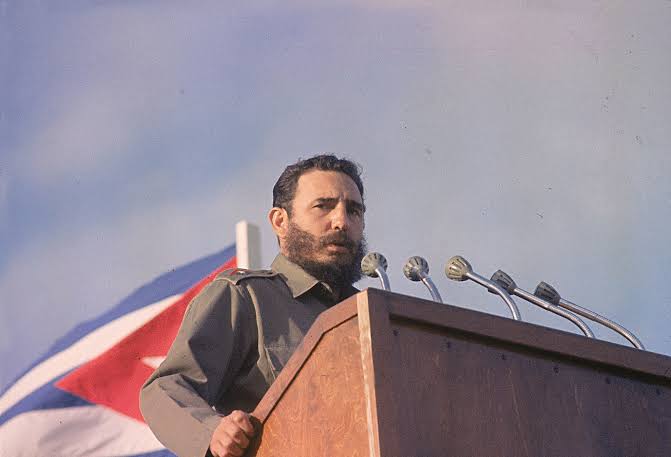 DimasRomeroGonz's tweet photo. 📚🇨🇺 La historia no se borra con el paso del tiempo.

A 100 años del nacimiento de Fidel Castro, #Tecomatlán rinde homenaje a uno de los personajes que marcaron profundamente la historia de #Cuba y América Latina.

#100AñosConFidel https://t.co/LNyRLsHq2T