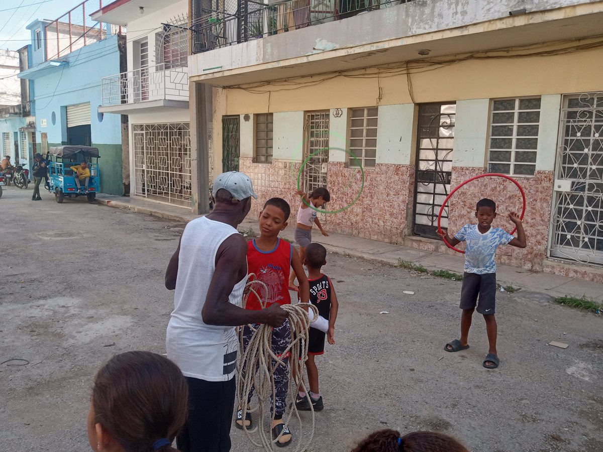 CDR_Cerro's tweet photo. #ElCerroTieneLaLlave
Actividad en la zona 18 en Homenaje a el Centenario de nuestro invicto Comandante #100AñosConFidel
#CDRCerro
#CDRHabana
#CDRCuba https://t.co/pA7KEIQnJF