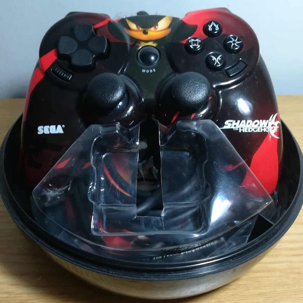 PolyDepression's tweet photo. Need me that 

Shadow The Hedgehog PS2 controller with the spherical dome (2005) https://t.co/05Pqnt6kHb