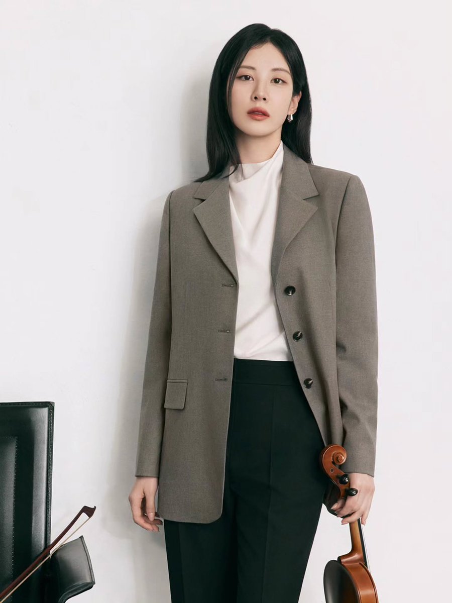 SeohyunData's tweet photo. 📷 #서현 | Seohyun for BYLYNN SHOP (2)  

26FALL Collection 
𝑵𝒆𝒘 𝑮𝒆𝒔𝒕𝒖𝒓𝒆 🎻 https://t.co/BI6tjBDfCJ