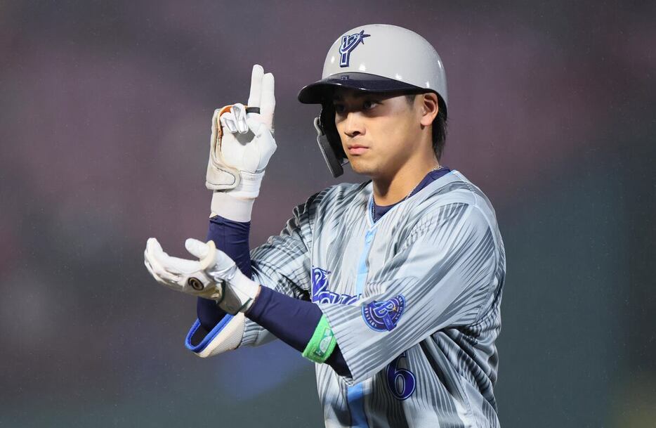 gnomotoke's tweet photo. DeNA・森敬斗が14日のヤクルト戦から1軍合流へ　今季は中堅に本格挑戦　ファーム・リーグでは打率・272と好調（サンケイスポーツ）-Yahoo!ニュース https://t.co/baWgqmez7Y

DeNA・森敬斗内野手（24）が、14日のヤクルト戦（神宮）から今季初めて1軍に合流することが明らかになった。 https://t.co/6M73skOqyL