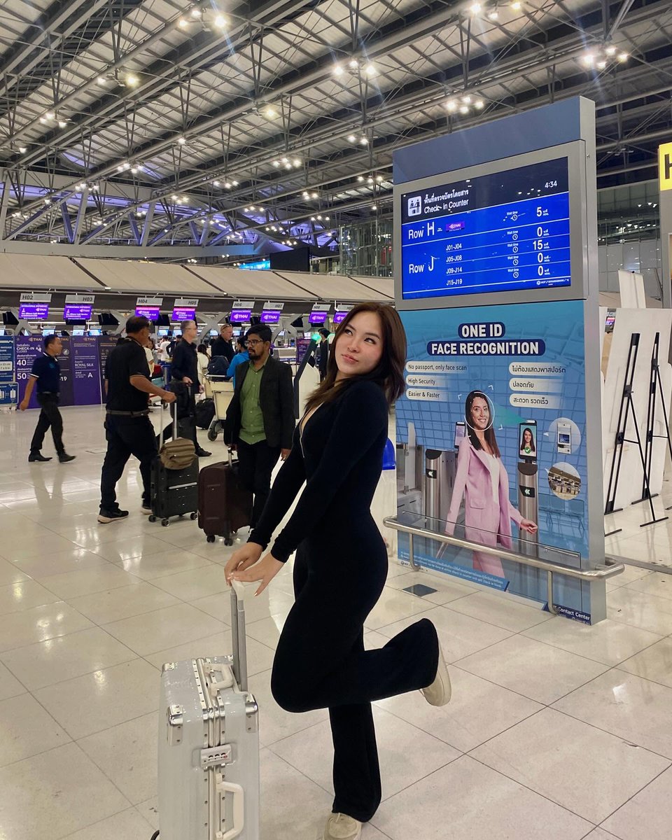 ffarita19's tweet photo. Hong Kong ✈️ https://t.co/70TC5JNHbV
