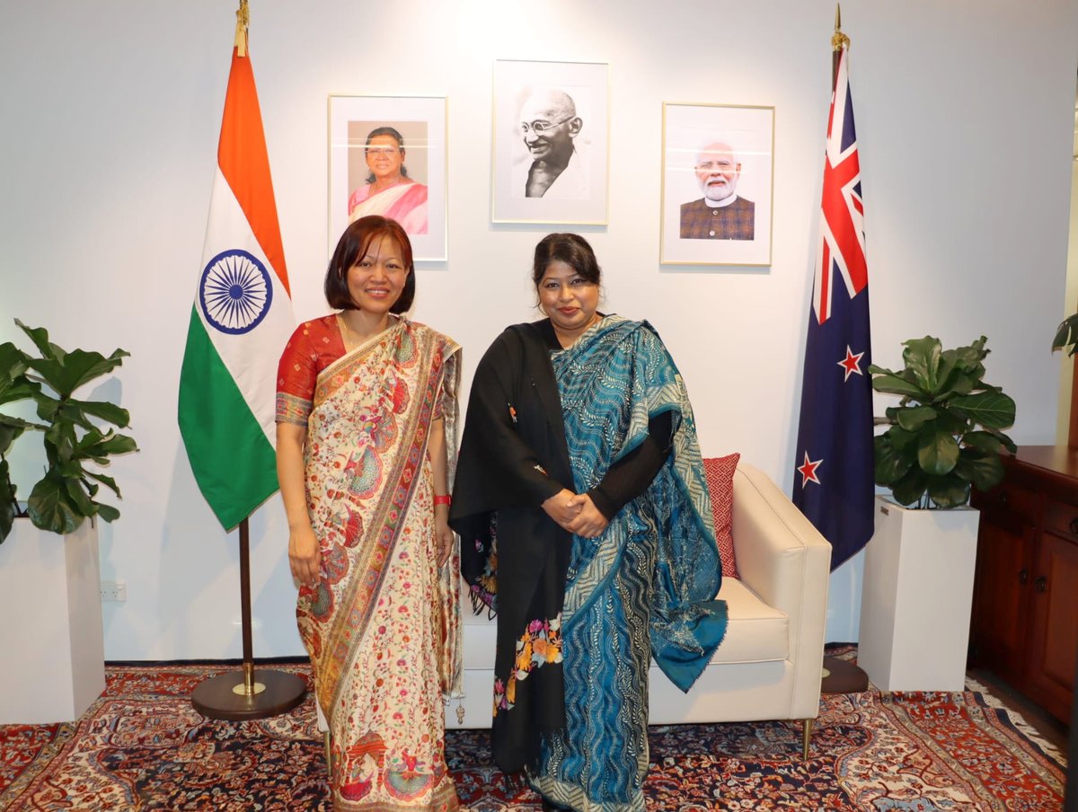IndiainNZ's tweet photo. High Commissioner @MuanpuiiSaiawi had the pleasure to receive the first High Commissioner designate of Bangladesh to New Zealand H.E. Samina Naz and was delighted to learn of her extensive experience working with India and friendships with Indian diplomatic  colleagues. She wished her a very successful tenure in New Zealand. @MEAIndia @PMOIndia @DrSJaishankar @diaspora_india @mygovindia @IndianDiplomacy @PIB_India @DDNewslive @airnewsalerts @PIBCulture @MuanpuiiSaiawi
