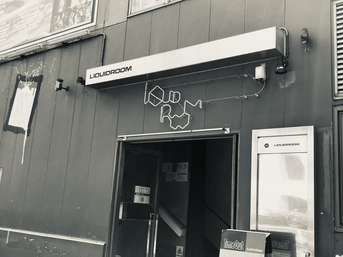 arche_214ce's tweet photo. Arche 東阪ワンマンツアー2026
『THE PATH OF THE BLACK SHEEP』
本日東京公演です🔥

お越しいただく皆さま、
お気をつけてお越しくださいませ🙏

また、当日券の販売もございます🎫
ぜひ気になった方は遊びに来ていただけると嬉しいです！
----------------------
＜当日券販売＞
🕑18:15～19:00 @会場物販スペース
🎫5500円＋別途ドリンク代
-----------------------